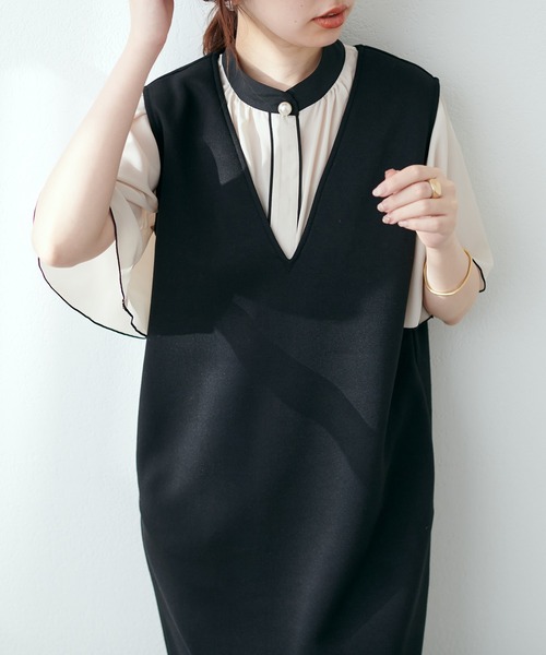 natural couture（ナチュラルクチュール）の「新色追加/WEB限定/パール釦ポイントカラーフレア５分袖ブラウス（シャツ/ブラウス・レディース・ネイビー/ベージュ系その他/サックスブルー/ピンク/オフホワイト/ピンクベージュ/ドット/グリーン・FREE）」の9枚目の写真