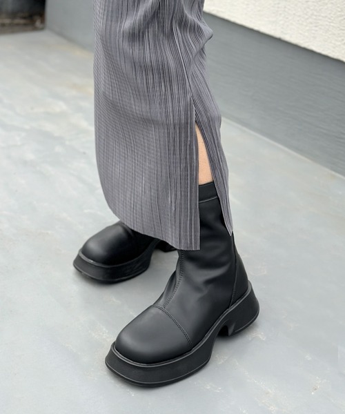 LVEU.(ラブユ.)の「Micro pleats long one-piece / マイクロプリーツロングワンピース(ワンピース・レディース・ブラック/チャコールグレー・FREE)」の13枚目の写真