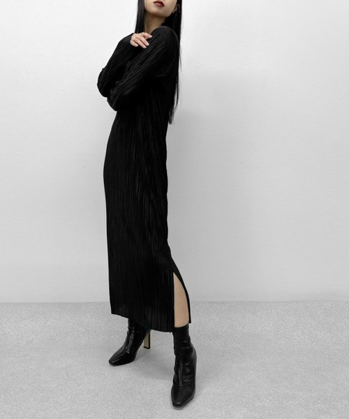 LVEU.(ラブユ.)の「Micro pleats long one-piece / マイクロプリーツロングワンピース(ワンピース・レディース・ブラック/チャコールグレー・FREE)」の15枚目の写真