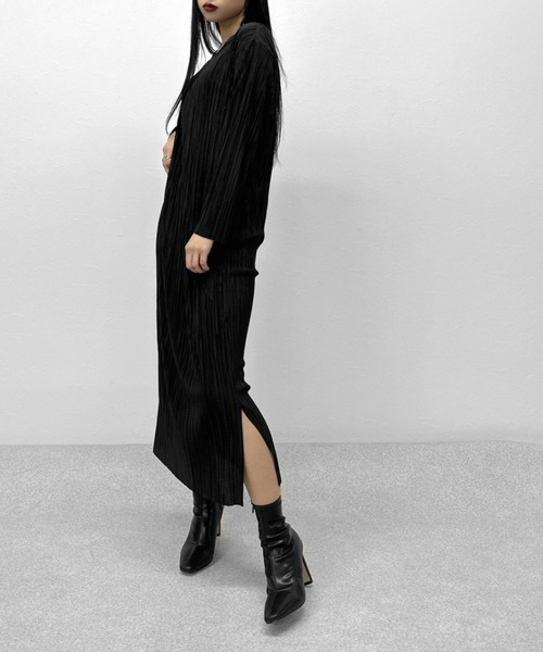 LVEU.(ラブユ.)の「Micro pleats long one-piece / マイクロプリーツロングワンピース(ワンピース・レディース・ブラック/チャコールグレー・FREE)」の17枚目の写真