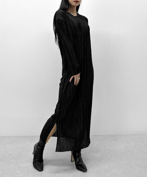 LVEU.(ラブユ.)の「Micro pleats long one-piece / マイクロプリーツロングワンピース(ワンピース・レディース・ブラック/チャコールグレー・FREE)」の14枚目の写真