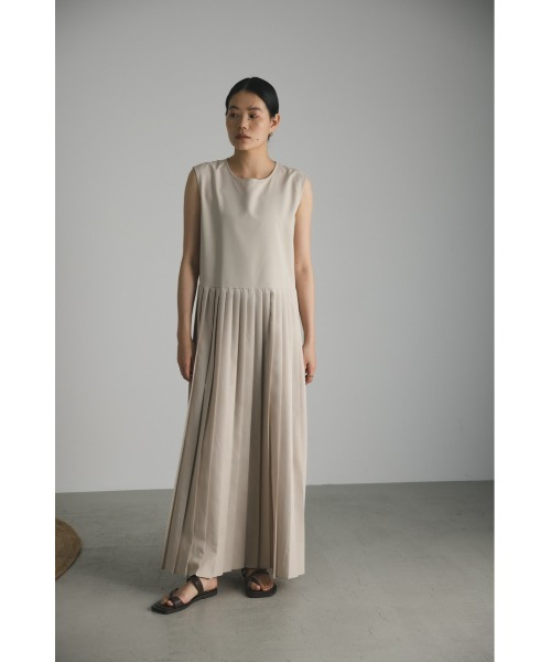 STYLEMIXER（スタイルミキサー）の「2ピースレイヤードプリーツワンピース（ワンピース・レディース・ブラック/ライトベージュ・SMALL/MEDIUM）」の5枚目の写真