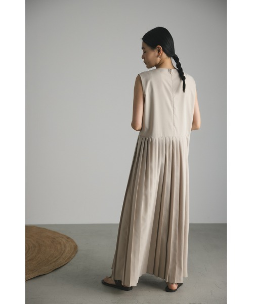 STYLEMIXER（スタイルミキサー）の「2ピースレイヤードプリーツワンピース（ワンピース・レディース・ブラック/ライトベージュ・SMALL/MEDIUM）」の13枚目の写真