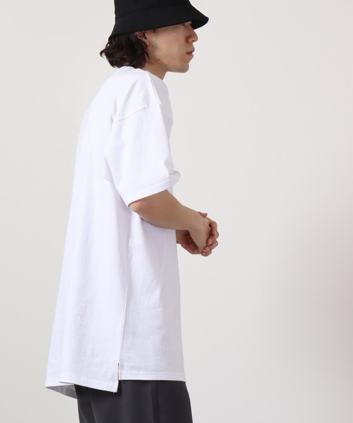 REGIEVO(レジエボ)の「REGIEVO 袖ピアス付き半袖Tシャツ(Tシャツ/カットソー・メンズ・ブラック/オフホワイト・L/M)」の6枚目の写真