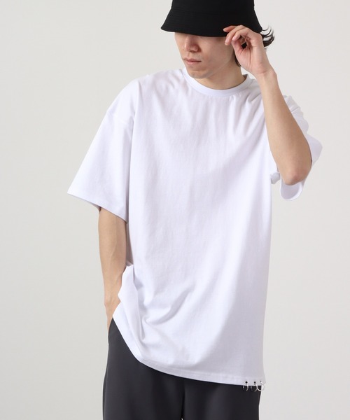 REGIEVO(レジエボ)の「REGIEVO 袖ピアス付き半袖Tシャツ(Tシャツ/カットソー・メンズ・ブラック/オフホワイト・L/M)」の3枚目の写真
