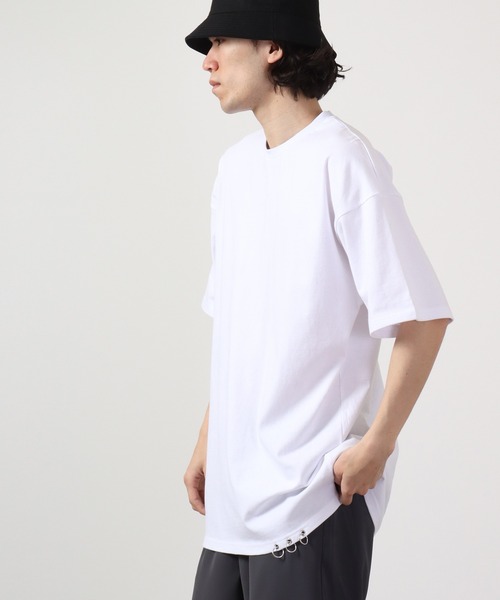 REGIEVO(レジエボ)の「REGIEVO 袖ピアス付き半袖Tシャツ(Tシャツ/カットソー・メンズ・ブラック/オフホワイト・L/M)」の5枚目の写真