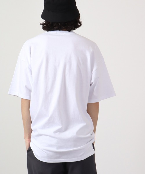 REGIEVO(レジエボ)の「REGIEVO 袖ピアス付き半袖Tシャツ(Tシャツ/カットソー・メンズ・ブラック/オフホワイト・L/M)」の7枚目の写真