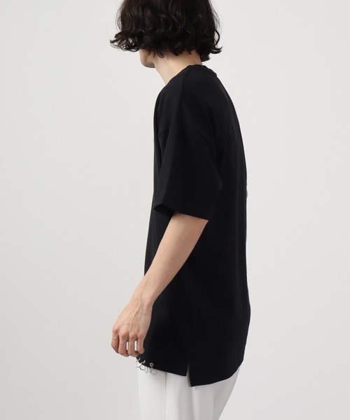 REGIEVO(レジエボ)の「REGIEVO 袖ピアス付き半袖Tシャツ(Tシャツ/カットソー・メンズ・ブラック/オフホワイト・L/M)」の19枚目の写真