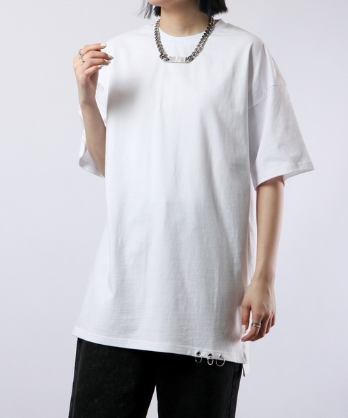 REGIEVO(レジエボ)の「REGIEVO 袖ピアス付き半袖Tシャツ(Tシャツ/カットソー・メンズ・ブラック/オフホワイト・L/M)」の11枚目の写真