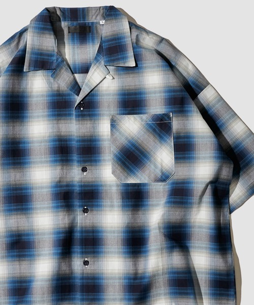 ADPOSION（アドポーション）の「リラックスフィット オープンカラー オンブレチェック ショートスリーブシャツ（シャツ/ブラウス・メンズ・ブラウン/ブラック/ブルー・MEDIUM/X-LARGE/LARGE）」の3枚目の写真