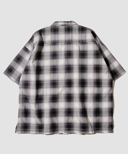 ADPOSION（アドポーション）の「リラックスフィット オープンカラー オンブレチェック ショートスリーブシャツ（シャツ/ブラウス・メンズ・ブラウン/ブラック/ブルー・MEDIUM/X-LARGE/LARGE）」の5枚目の写真