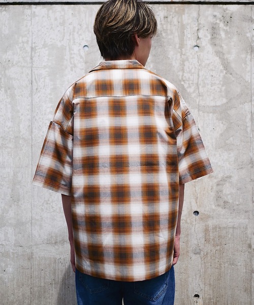ADPOSION（アドポーション）の「リラックスフィット オープンカラー オンブレチェック ショートスリーブシャツ（シャツ/ブラウス・メンズ・ブラウン/ブラック/ブルー・MEDIUM/X-LARGE/LARGE）」の17枚目の写真