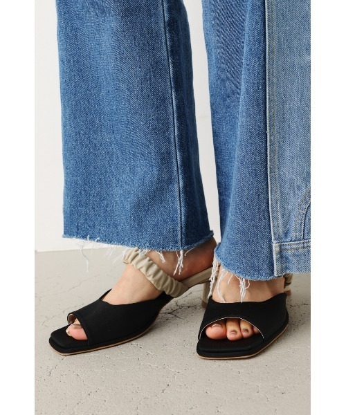 RODEO CROWNS WIDE BOWL（ロデオクラウンズワイドボウル）の「バイカラーミュール（サンダル・レディース・ブルー系その他/ブラック系その他/ピンク系その他・MEDIUM/LARGE）」の13枚目の写真