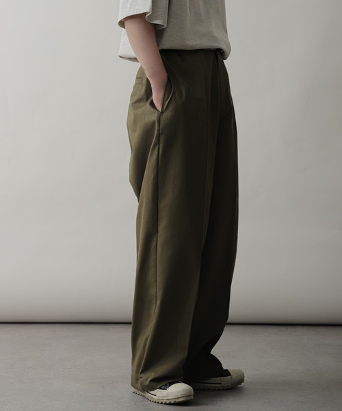 ZIP FIVE（ジップファイブ）の「【ZIP FIVE】ハイウエストタックワイドストレートチノパンツ/チノパンツ イージーワークパンツ ワイドパンツ シェフパンツ（チノパンツ・メンズ・カーキ/チャコールグレー/ブラック/ベージュ/アイボリー/ブラウン・X-LARGE/LARGE/MEDIUM）」の14枚目の写真