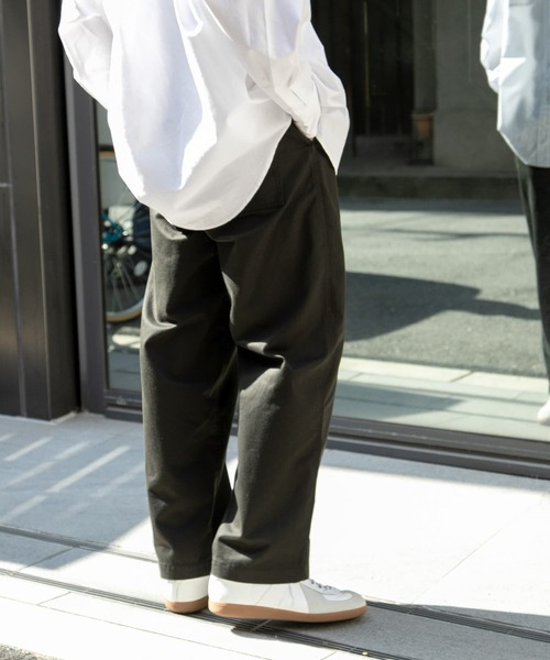 FORK&SPOON(フォークアンドスプーン)の「FORK&SPOON ワンタックチノパンツ(チノパンツ・メンズ・スミクロ/アイボリー・4/5)」の3枚目の写真