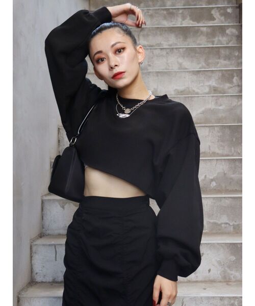 EVRIS（エヴリス）の「クロップドスウェットトップス【セットアップ着用可能】（スウェット・レディース・ホワイト/ブラック/ネイビー・FREE）」の4枚目の写真