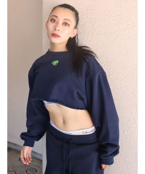 EVRIS（エヴリス）の「クロップドスウェットトップス【セットアップ着用可能】（スウェット・レディース・ホワイト/ブラック/ネイビー・FREE）」の19枚目の写真