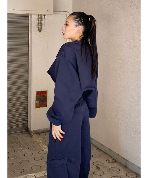 EVRIS（エヴリス）の「クロップドスウェットトップス【セットアップ着用可能】（スウェット・レディース・ホワイト/ブラック/ネイビー・FREE）」の20枚目の写真