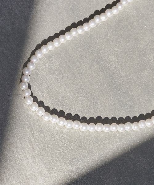 CIAOPANIC TYPY（チャオパニックティピー）の「【夏のTシャツスタイルにマッチするプチプラネックレス】【lil/リル】1連パールネックレス（ネックレス・レディース・ホワイト・ONE SIZE）」の9枚目の写真