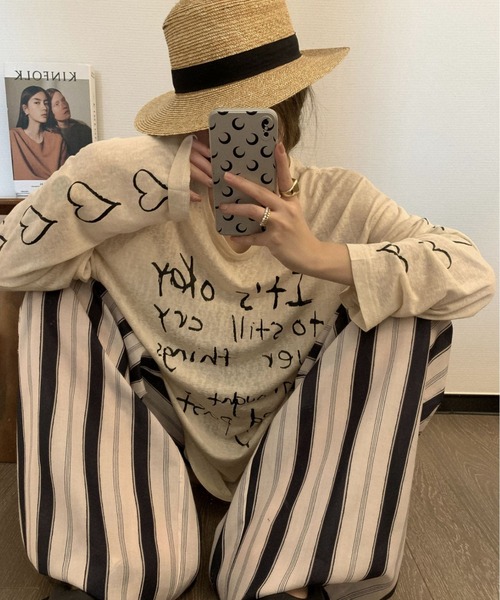 Achic(アシック)の「薄手カジュアル風アイスシルク感オーバーサイズプリントトップス(ニット/セーター・レディース・アイボリー/ブラック・M)」の6枚目の写真