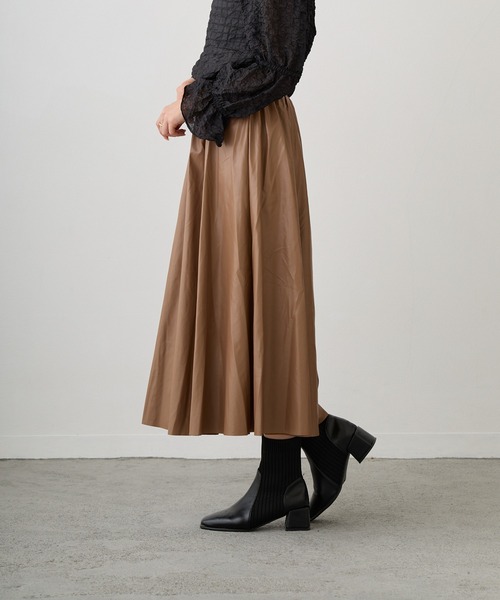 Loco Ocean（ロコオーシャン）の「レザーロングフレアスカート（スカート・レディース・グリーン/モカ・FREE）」の8枚目の写真