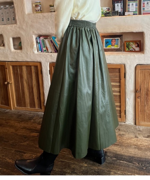 Loco Ocean（ロコオーシャン）の「レザーロングフレアスカート（スカート・レディース・グリーン/モカ・FREE）」の18枚目の写真
