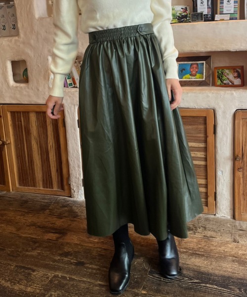 Loco Ocean（ロコオーシャン）の「レザーロングフレアスカート（スカート・レディース・グリーン/モカ・FREE）」の17枚目の写真