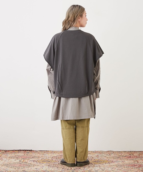 CUBE SUGAR（キューブシュガー）の「GENTIL(ジャンティ)ミニ裏毛スウェットポケットベスト（ベスト・レディース・カーキ/スミクロ/グレイッシュベージュ/オレンジ・M）」の7枚目の写真