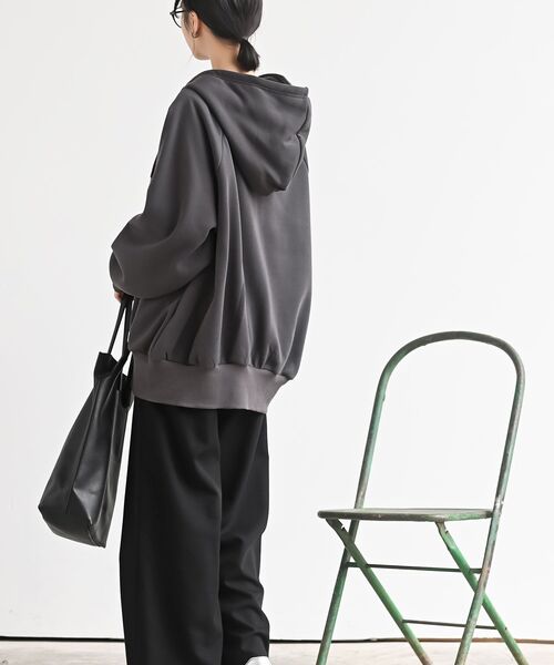 rps（アールピーエス）の「裏起毛ビッグシルエットジップパーカー（パーカー・レディース・ブラック/モカ/アイボリー/チャコールグレー/グレー・フリー）」の15枚目の写真