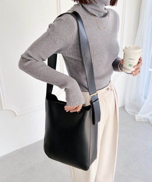 wears(ウェアーズ)の「【A4サイズ収納可】ポーチ付きバケツショルダー(ショルダーバッグ・レディース・ブラック/ブラウン・FREE)」の21枚目の写真