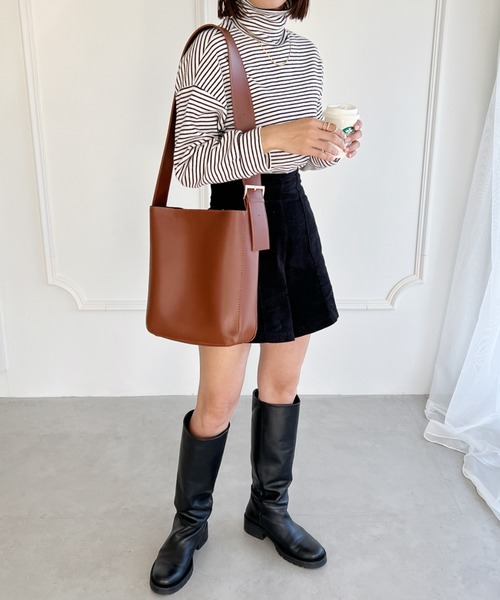 wears(ウェアーズ)の「【A4サイズ収納可】ポーチ付きバケツショルダー(ショルダーバッグ・レディース・ブラック/ブラウン・FREE)」の16枚目の写真