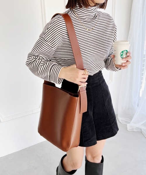 wears(ウェアーズ)の「【A4サイズ収納可】ポーチ付きバケツショルダー(ショルダーバッグ・レディース・ブラック/ブラウン・FREE)」の14枚目の写真
