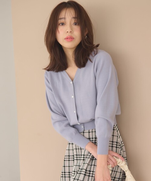 Feroux（フェルゥ）の「【洗える】ビジューボタン2WAY カーディガン（カーディガン/ボレロ・レディース・ライトグリーン系/ネイビー系/ベージュ系/スカイブルー系/ライトグレー系・F）」の4枚目の写真