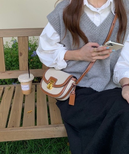 セール】フェイクレザーポシェット / ショルダーバッグ・ミニ