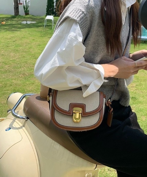 セール】フェイクレザーポシェット / ショルダーバッグ・ミニ