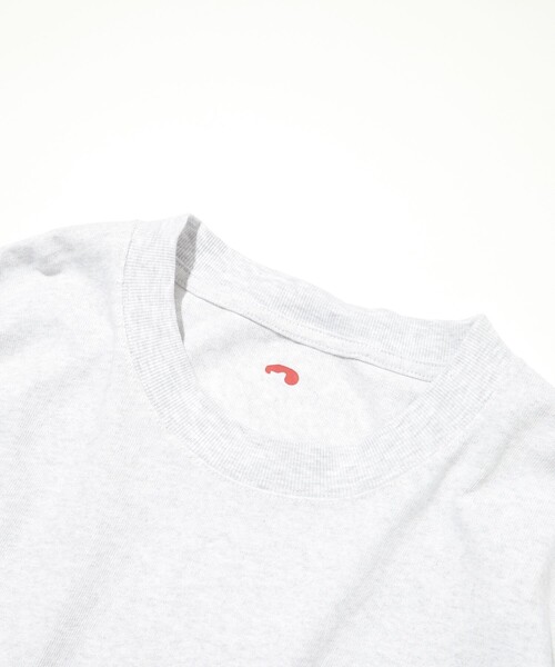 FREAK'S STORE（フリークスストア）の「SAUVENIR/サウベニア SAUVENIR×にぼしら/別注 SAUVENIR SHIRASU ショートスリーブ フロントプリントTシャツ/しらす（Tシャツ/カットソー・メンズ・グレー/ブラック/ホワイト・SMALL/MEDIUM/LARGE）」の8枚目の写真