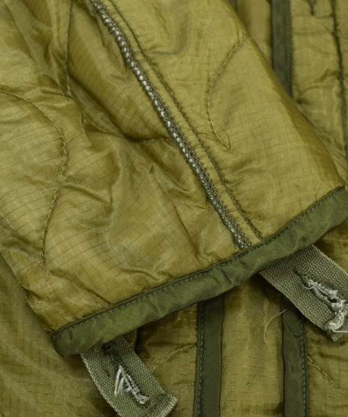 VINTAGE（ヴィンテージ）の「【ヴィンテージ古着】70's ミリタリー キルティング ライナージャケット（ミリタリージャケット・メンズ・カーキ・MEDIUM）」の10枚目の写真