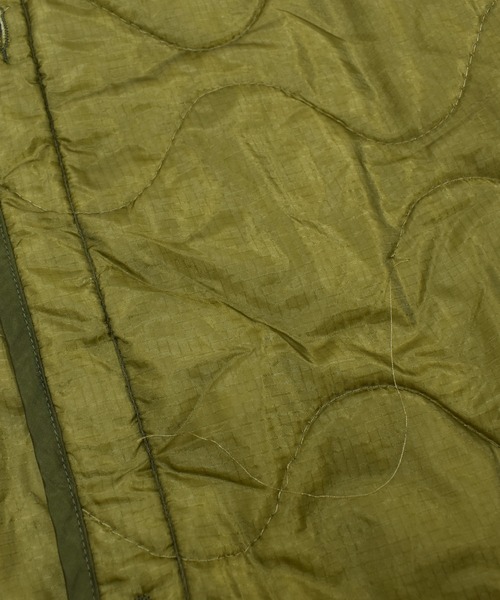 VINTAGE（ヴィンテージ）の「【ヴィンテージ古着】70's ミリタリー キルティング ライナージャケット（ミリタリージャケット・メンズ・カーキ・MEDIUM）」の11枚目の写真