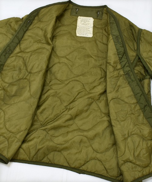 VINTAGE（ヴィンテージ）の「【ヴィンテージ古着】70's ミリタリー キルティング ライナージャケット（ミリタリージャケット・メンズ・カーキ・MEDIUM）」の12枚目の写真