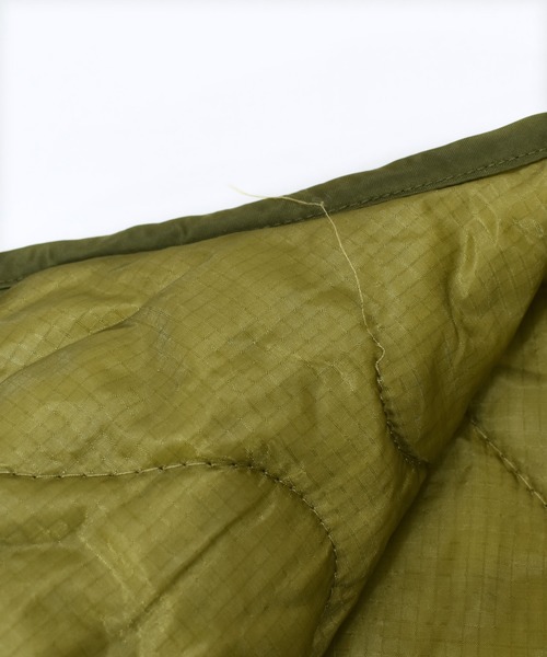 VINTAGE（ヴィンテージ）の「【ヴィンテージ古着】70's ミリタリー キルティング ライナージャケット（ミリタリージャケット・メンズ・カーキ・MEDIUM）」の13枚目の写真