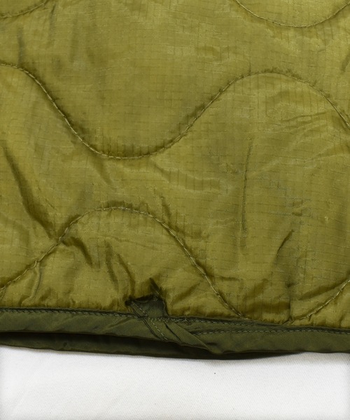 VINTAGE（ヴィンテージ）の「【ヴィンテージ古着】70's ミリタリー キルティング ライナージャケット（ミリタリージャケット・メンズ・カーキ・MEDIUM）」の20枚目の写真