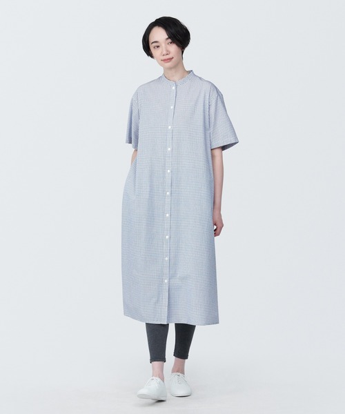 無印良品(ムジルシリョウヒン)の「婦人 涼感 ブロードスタンドカラー半袖ワンピース(ワンピース・レディース・ホワイト/ブルー系9/ブラック・XL/L/M/S/XS)」の3枚目の写真