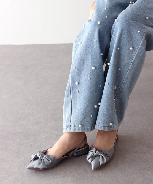 BLUEEAST（ブルーイースト）の「リボン付きバックストラップミュール（パンプス・レディース・シルバー/ブラック・MEDIUM/LARGE）」の13枚目の写真