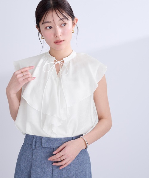 UR'S(ユアーズ)の「ラッフルデザインフレンチスリーブブラウス(シャツ/ブラウス・レディース・ブラック/ネイビー/ピンク/ホワイト/ブラウン/ライトピンク・S/M/L)」の2枚目の写真