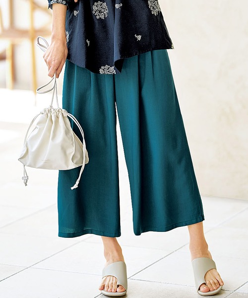 BELLUNA PLUS（ベルーナ）の「ひんやり冷感レーヨンカラーガウチョパンツ（その他パンツ・レディース・イエロー系/ターコイズブルー/カーキ/ブラック/ターコイズブルー系2・SMALL/MEDIUM/LARGE/X-LARGE）」の3枚目の写真