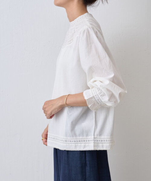 【新品】BEARDSLEY　ビアズリー　リバーレースヨークブラウス　黒 BEARDSLEY（ビアズリー）の「リバーレースヨークブラウス