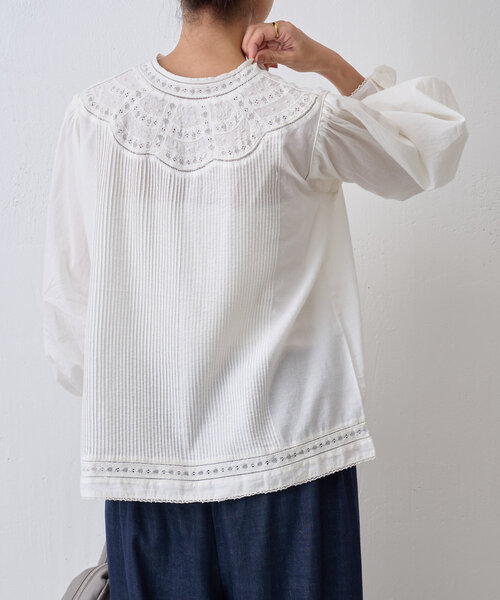 【24SS極美品】BEARDSLEY リバーレースヨークブラウス　ブラック BEARDSLEY（ビアズリー）の「リバーレースヨークブラウス（シャツ