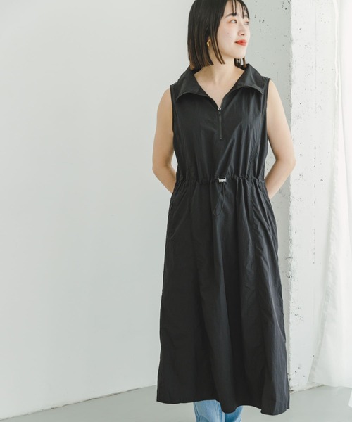 ITEMS URBANRESEARCH(アイテムズ アーバンリサーチ)の「ナイロンハーフジップワンピース(ワンピース・レディース・ブラック/ベージュ・FREE)」の6枚目の写真