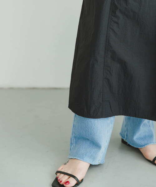 ITEMS URBANRESEARCH(アイテムズ アーバンリサーチ)の「ナイロンハーフジップワンピース(ワンピース・レディース・ブラック/ベージュ・FREE)」の20枚目の写真