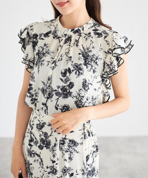 tocco closet(トッコ クローゼット)の「【ZOZO限定】サマーフラワープリントブラウス(シャツ/ブラウス・レディース・オフホワイト/ブルー・M)」の7枚目の写真